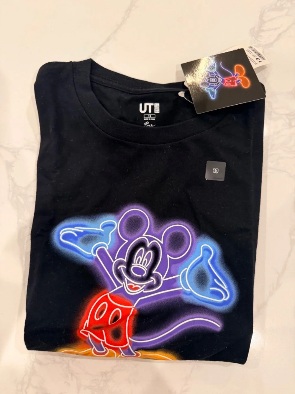 Uniqlo UT x Disney Mickey Stands graphic t-shirt Size 13 Kids